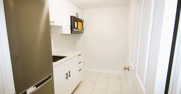 Main-19 De Jong Street, Toronto, ON, M1P 0C1 - 7