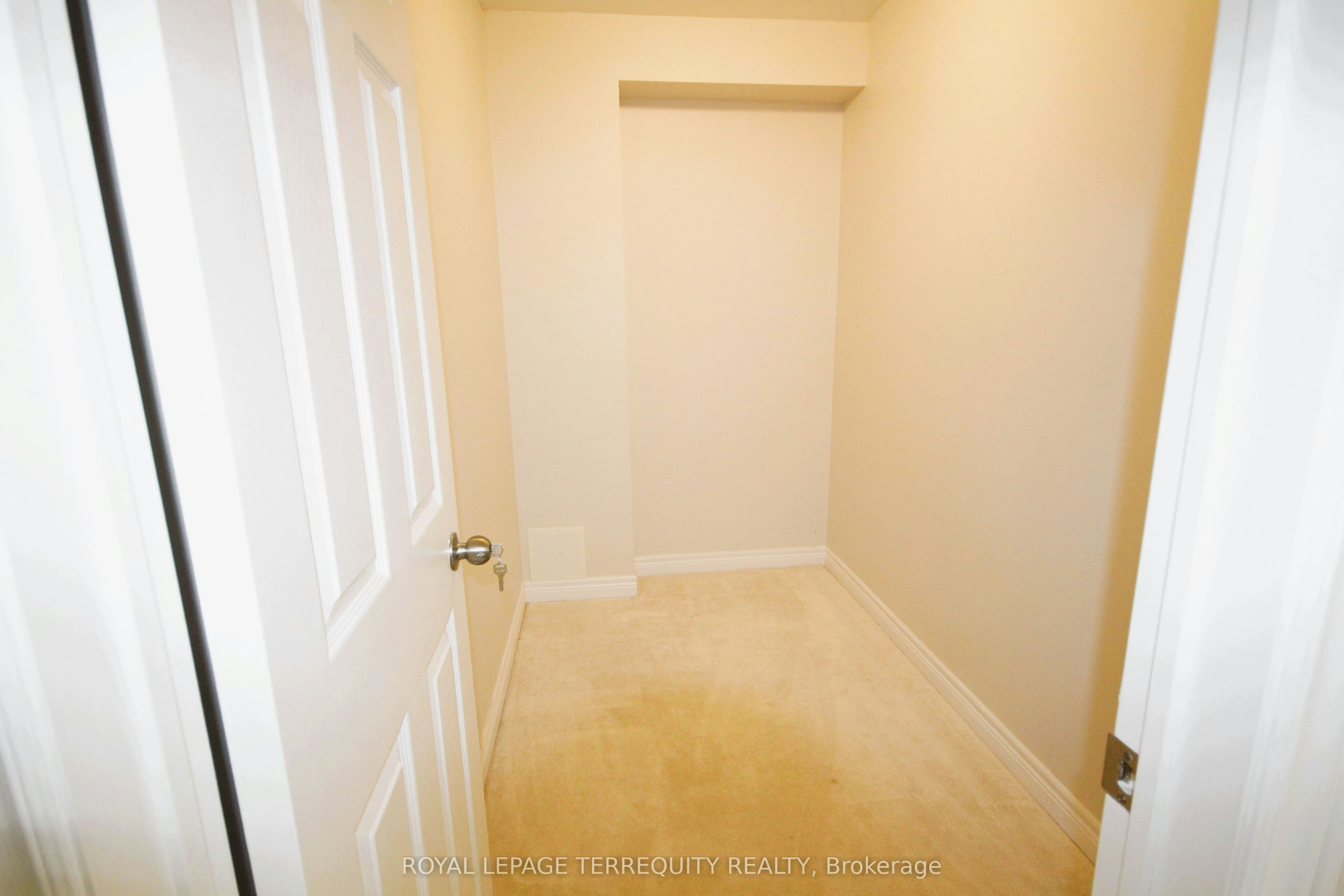 Main-19 De Jong Street, Toronto, ON, M1P 0C1 - 11