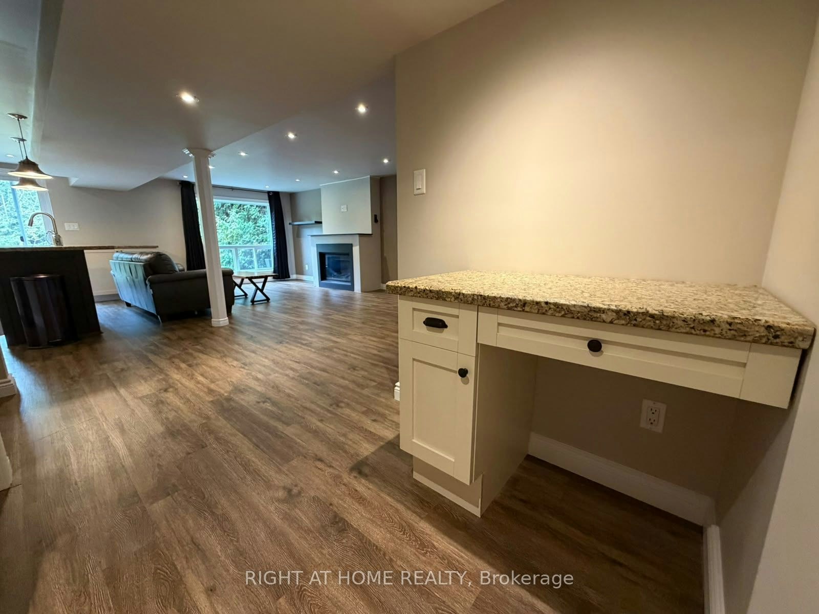 585 Brentwood Avenue S, Oshawa, ON, L1G 2S9 - 8