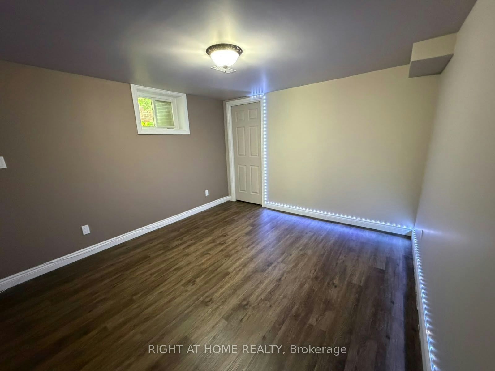585 Brentwood Avenue S, Oshawa, ON, L1G 2S9 - 3