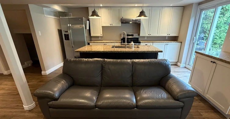 585 Brentwood Avenue S, Oshawa, ON, L1G 2S9 - 9