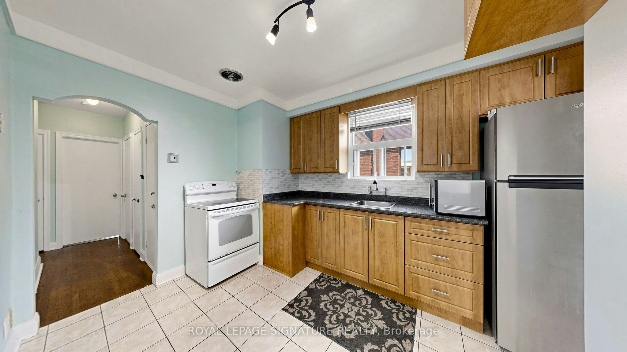 Main-14 Valdane Drive, Toronto, ON, M1L 2E9 - 9