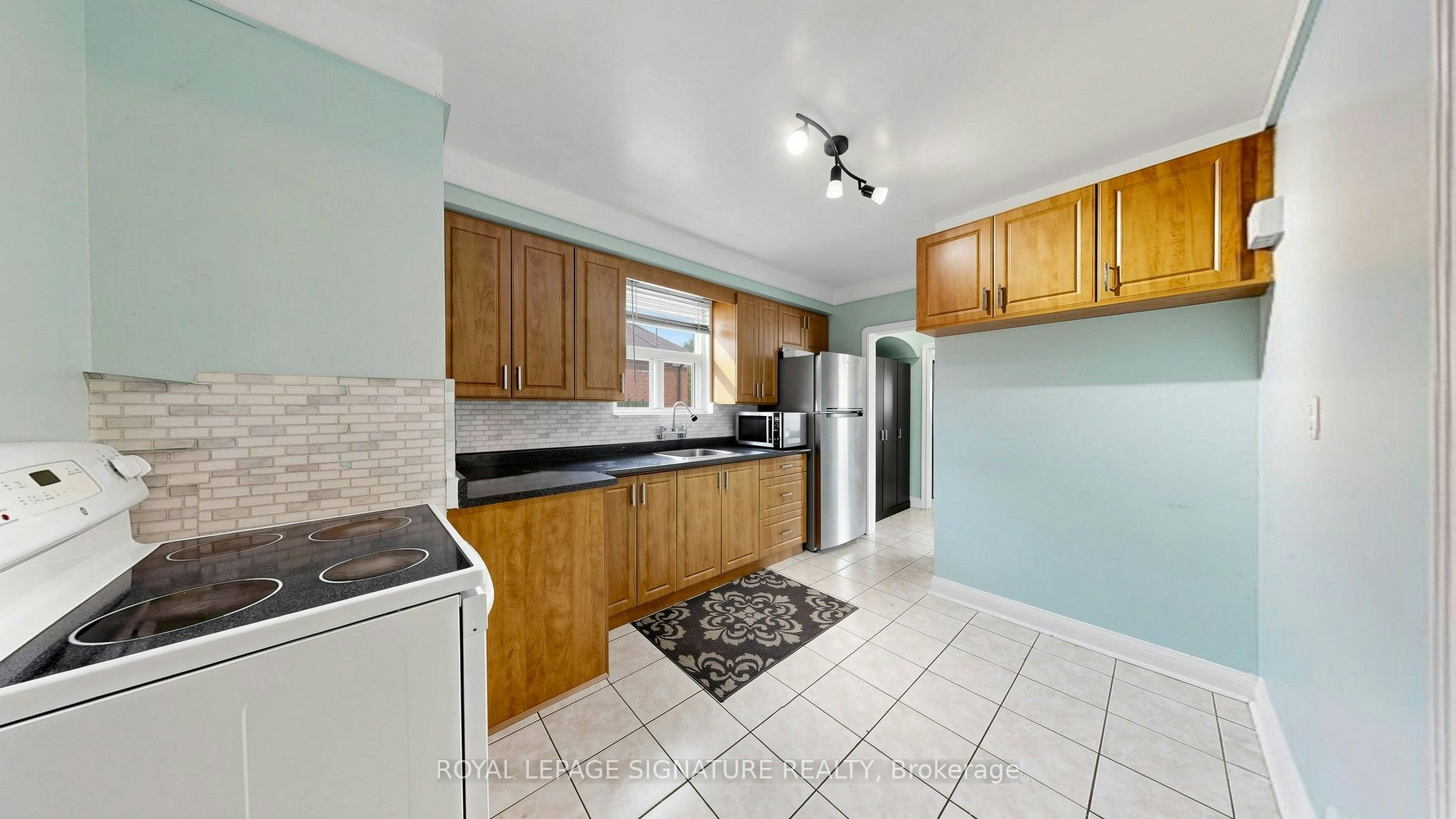 Main-14 Valdane Drive, Toronto, ON, M1L 2E9 - 10