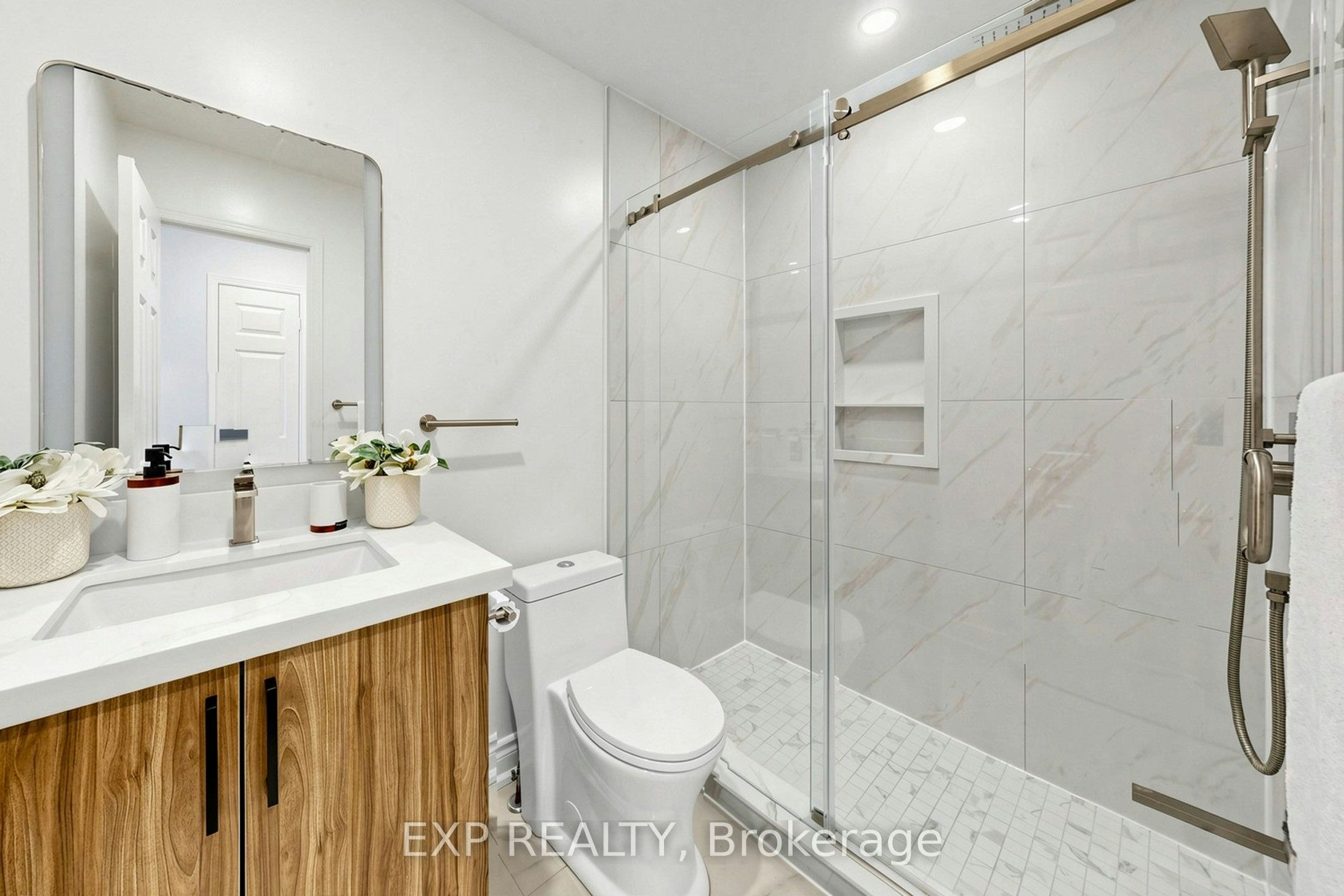 106 Smales (Main & 2nd) Drive, Ajax, ON, L1Z 1G8 - 14