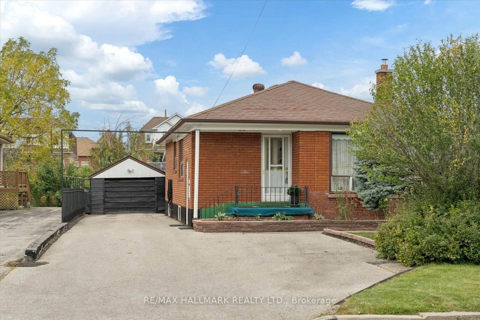 102 Cleta Drive, Toronto, ON, M1K 3G7