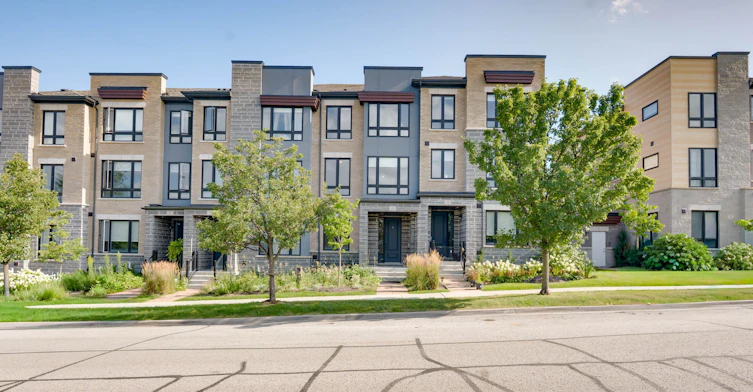 15 Haydock Way, Whitby, ON, L1N 9X4