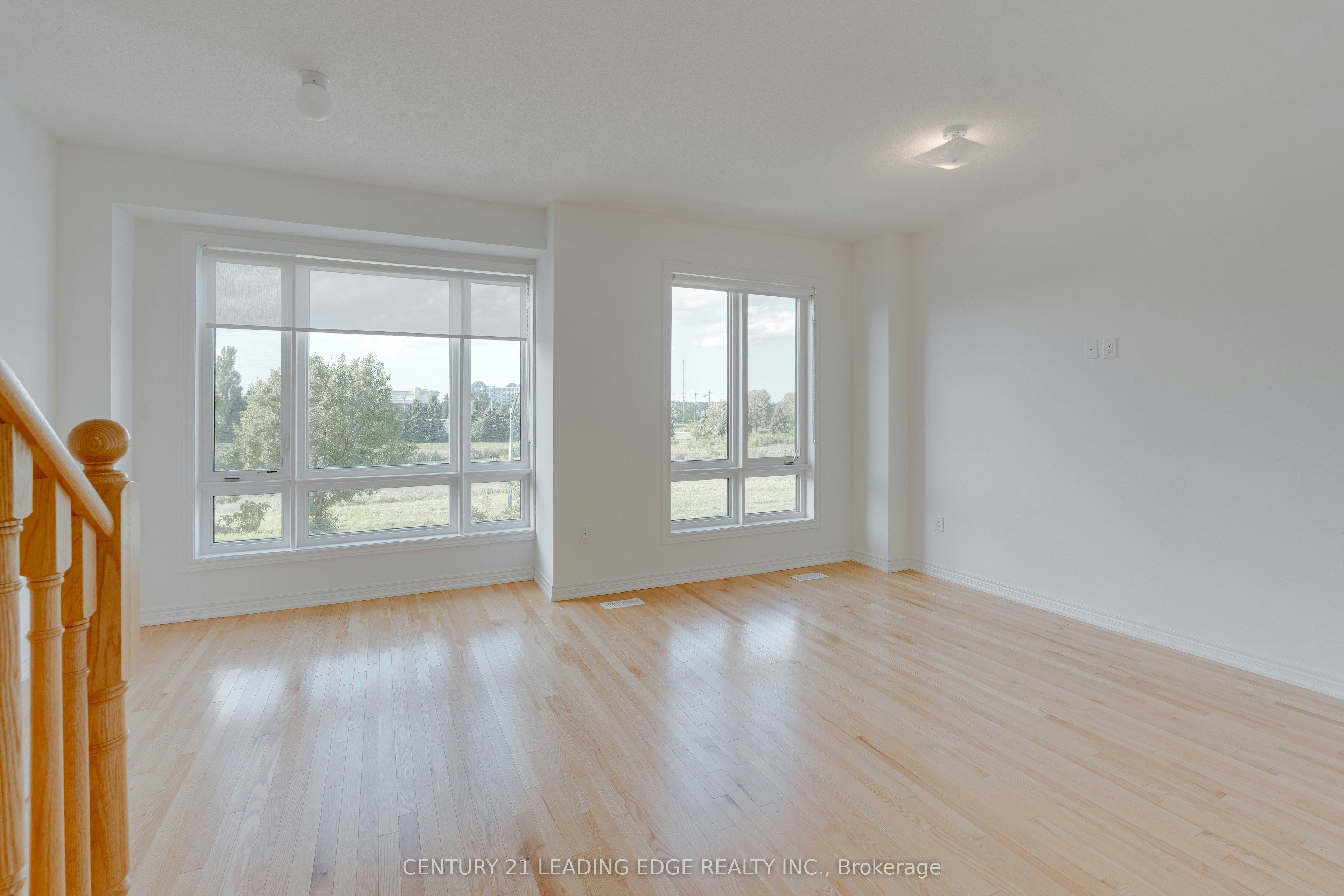 15 Haydock Way, Whitby, ON, L1N 9X4 - 15