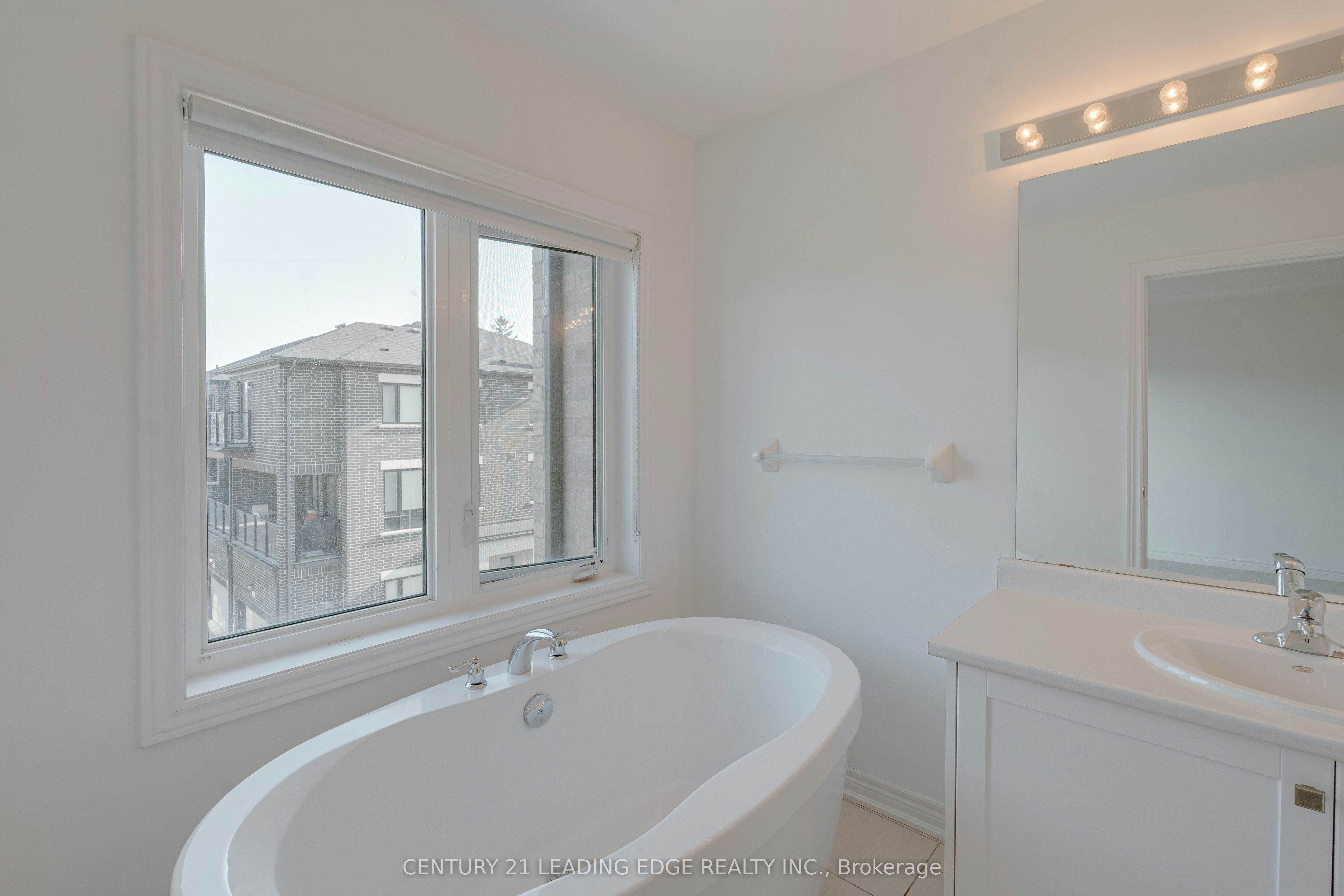 15 Haydock Way, Whitby, ON, L1N 9X4 - 28