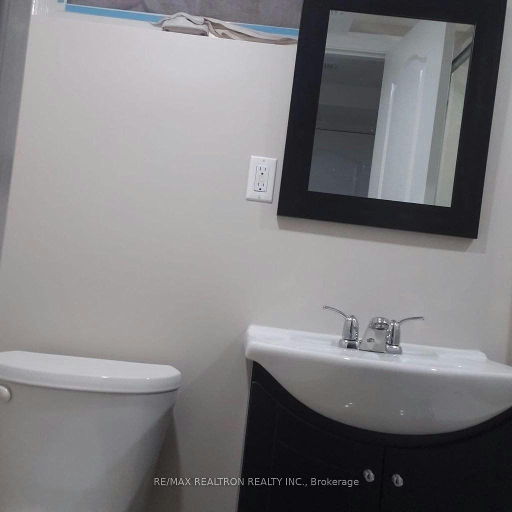 Lower-56 Rochman Boulevard, Toronto, ON, M1H 1S2 - 9