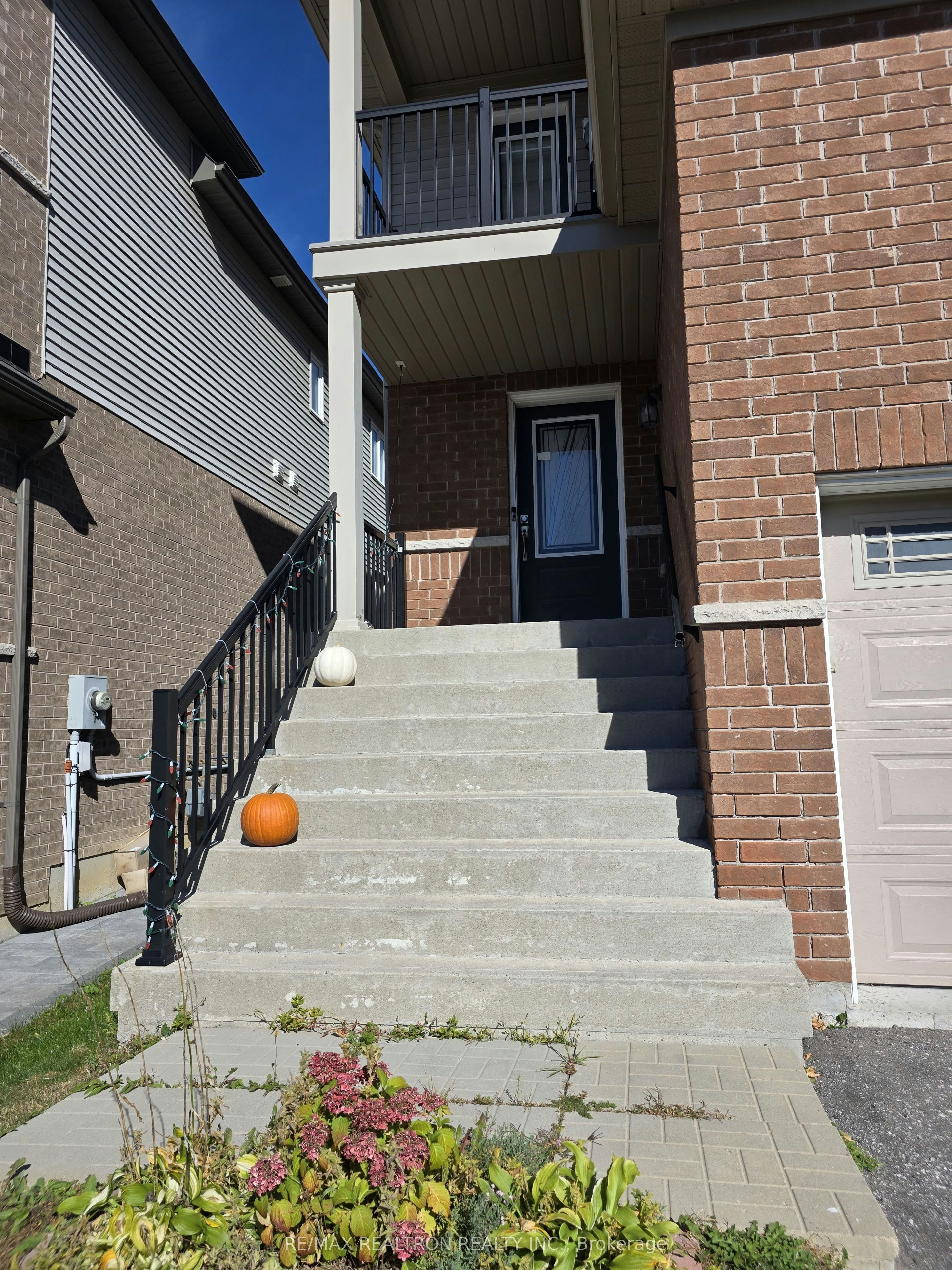 1813 Shelburne Street, Oshawa, ON, L1K 0T3 - 2