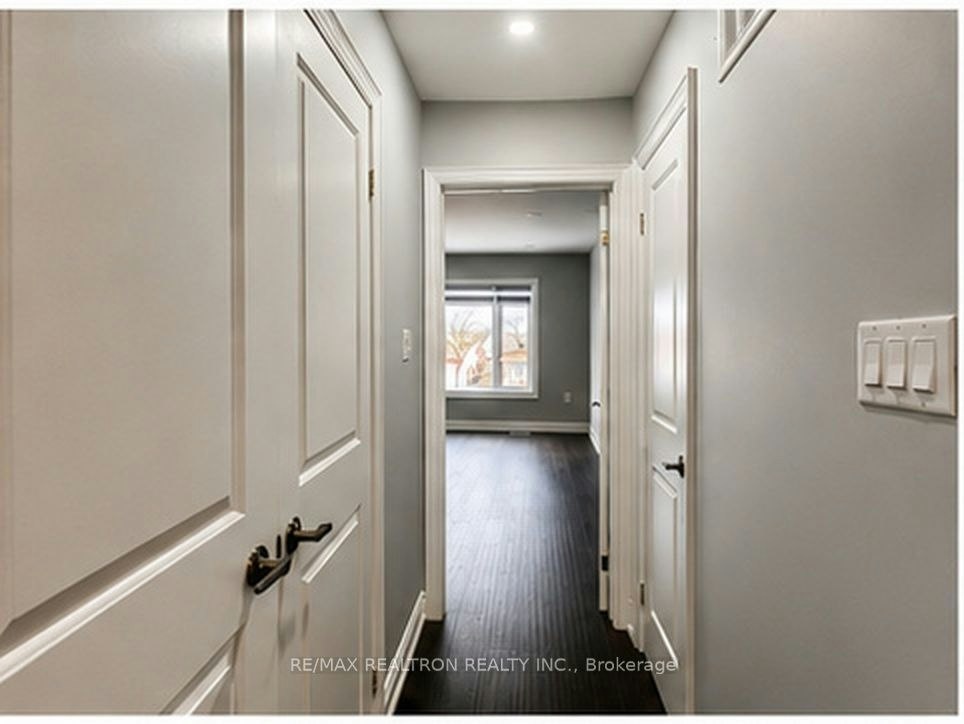 (Main Fl & 2nd Fl)-11 North Bonnington Avenue, Toronto, ON, M1K 1X3 - 4