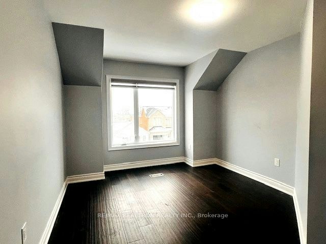 (Main Fl & 2nd Fl)-11 North Bonnington Avenue, Toronto, ON, M1K 1X3 - 15
