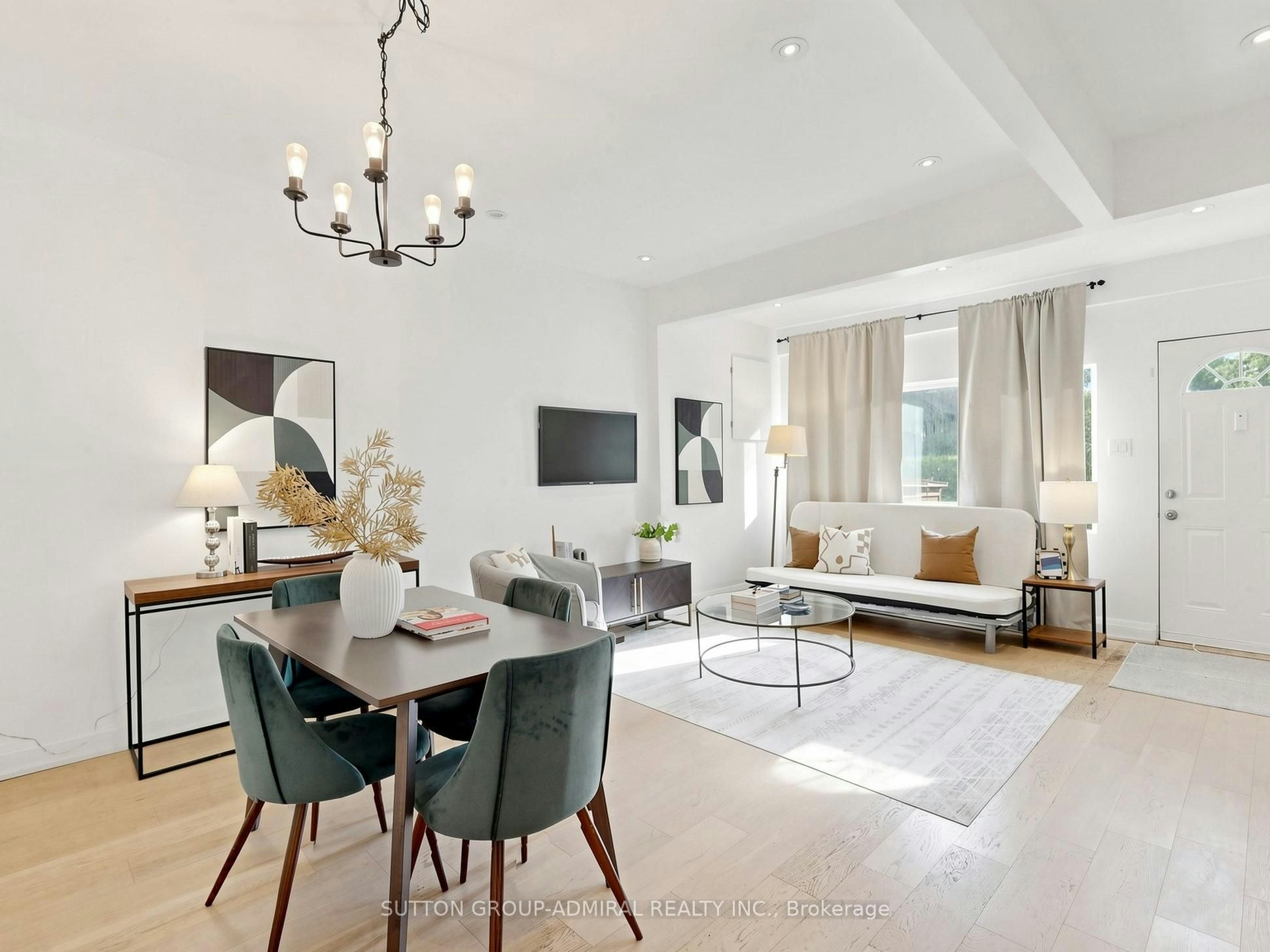 275 Victoria Park Avenue, Toronto, ON, M4E 3S6
