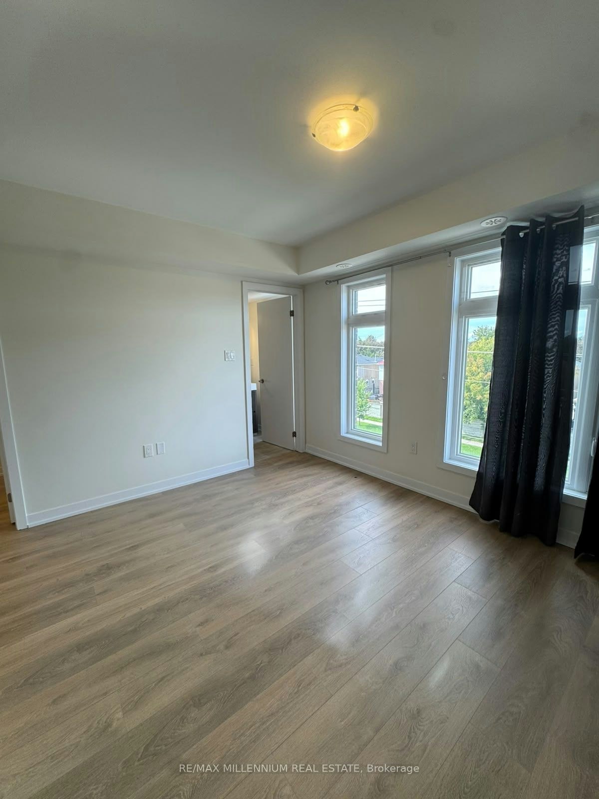 1106-1865 Pickering Parkway, Pickering, ON, L1V 0H2 - 5