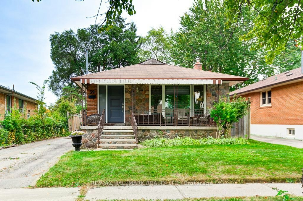 39 Calumet Crescent, Toronto, ON, M1H 1W4