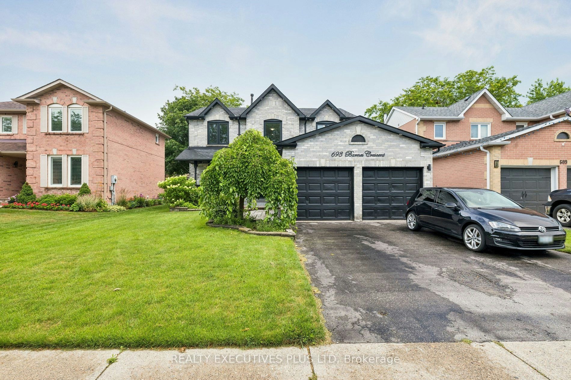 693 Barnes Crescent, Oshawa, ON, L1J 8K2