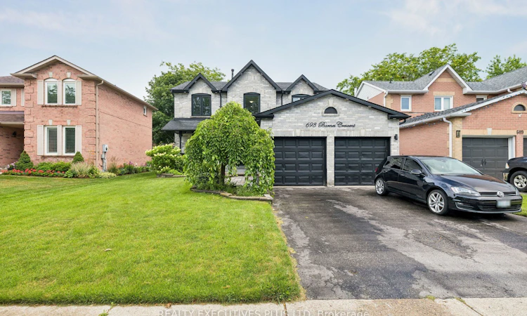 693 Barnes Crescent