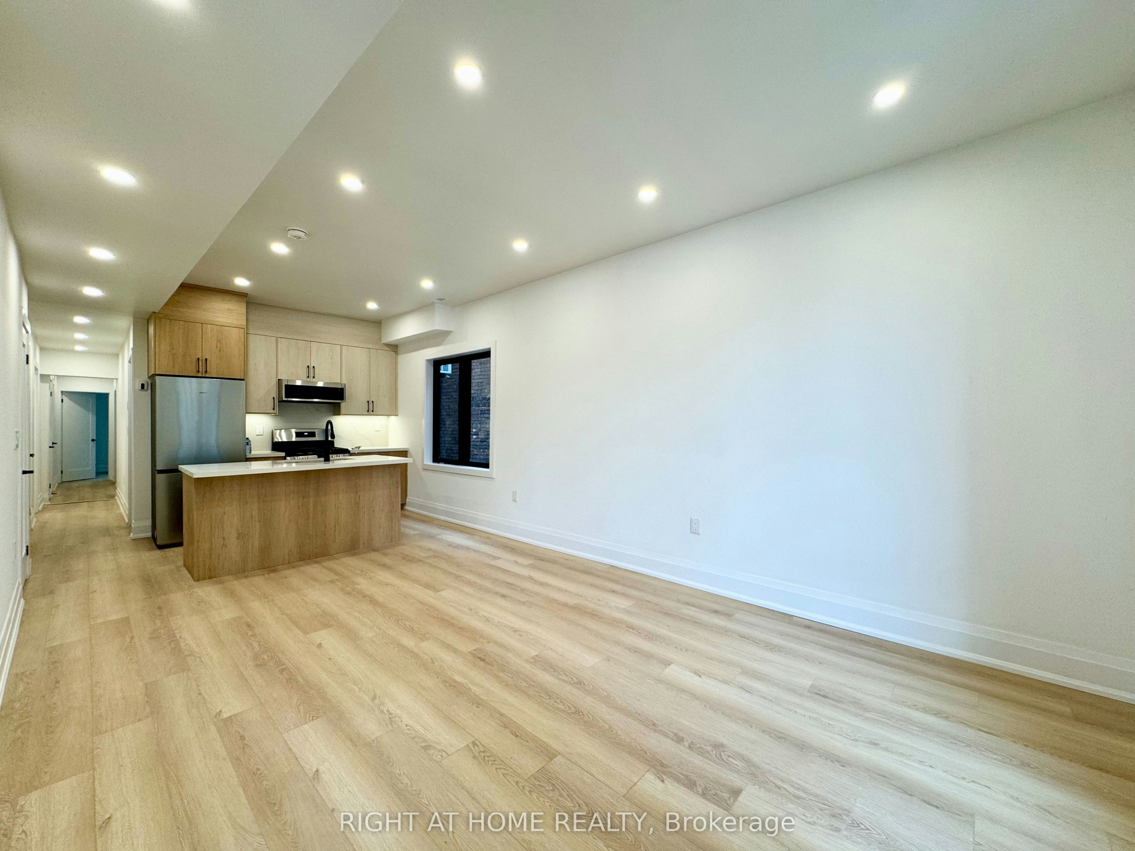 #2-151 Gledhill Avenue, Toronto, ON, M4C 5L1 - 5