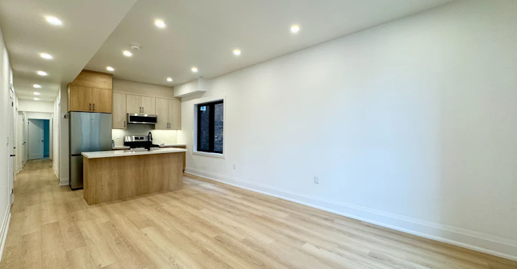 #2-151 Gledhill Avenue, Toronto, ON, M4C 5L1 - 5