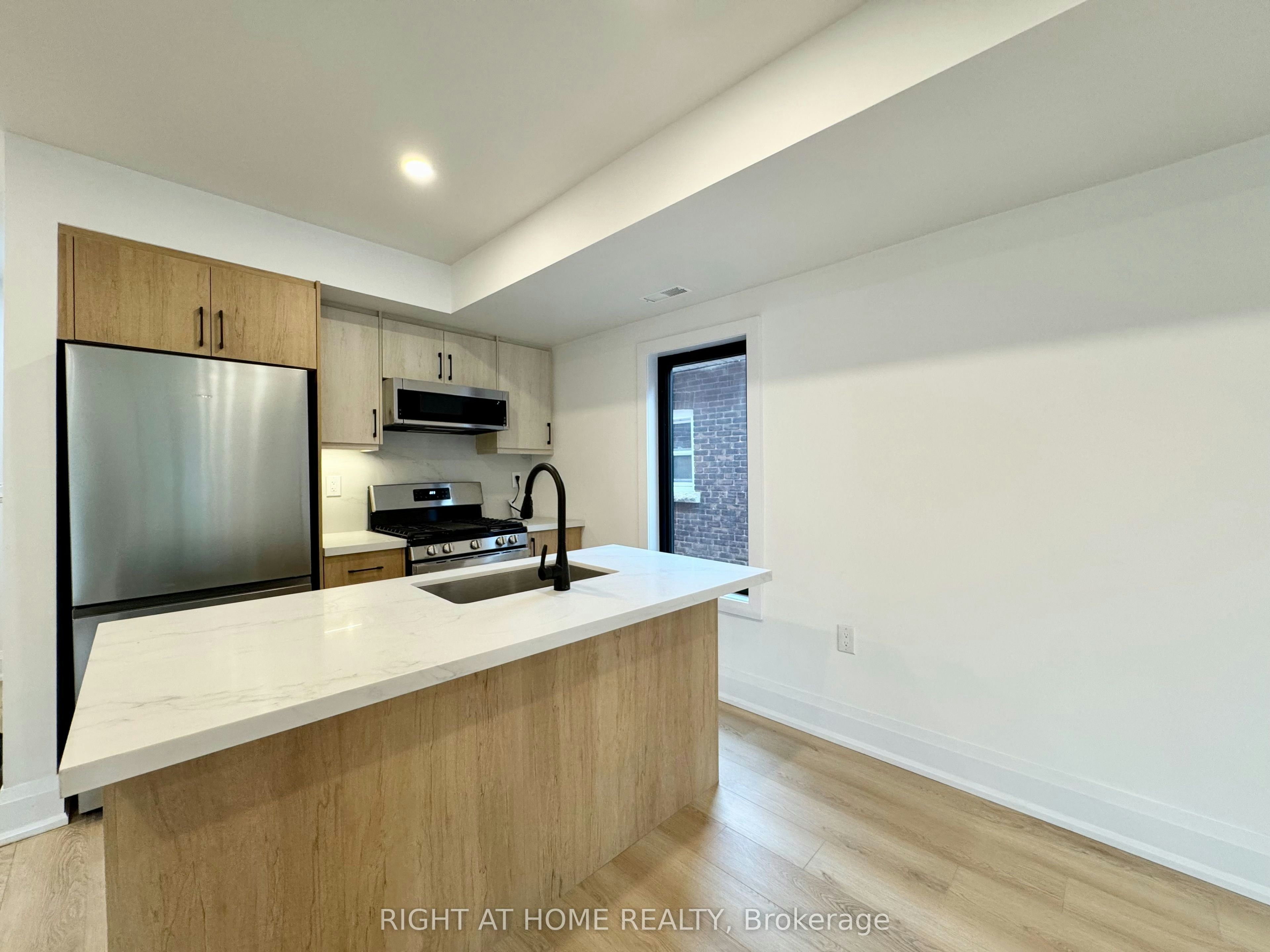 #3-151 Gledhill Avenue, Toronto, ON, M4C 5L1 - 5