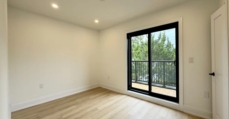 #3-151 Gledhill Avenue, Toronto, ON, M4C 5L1 - 13