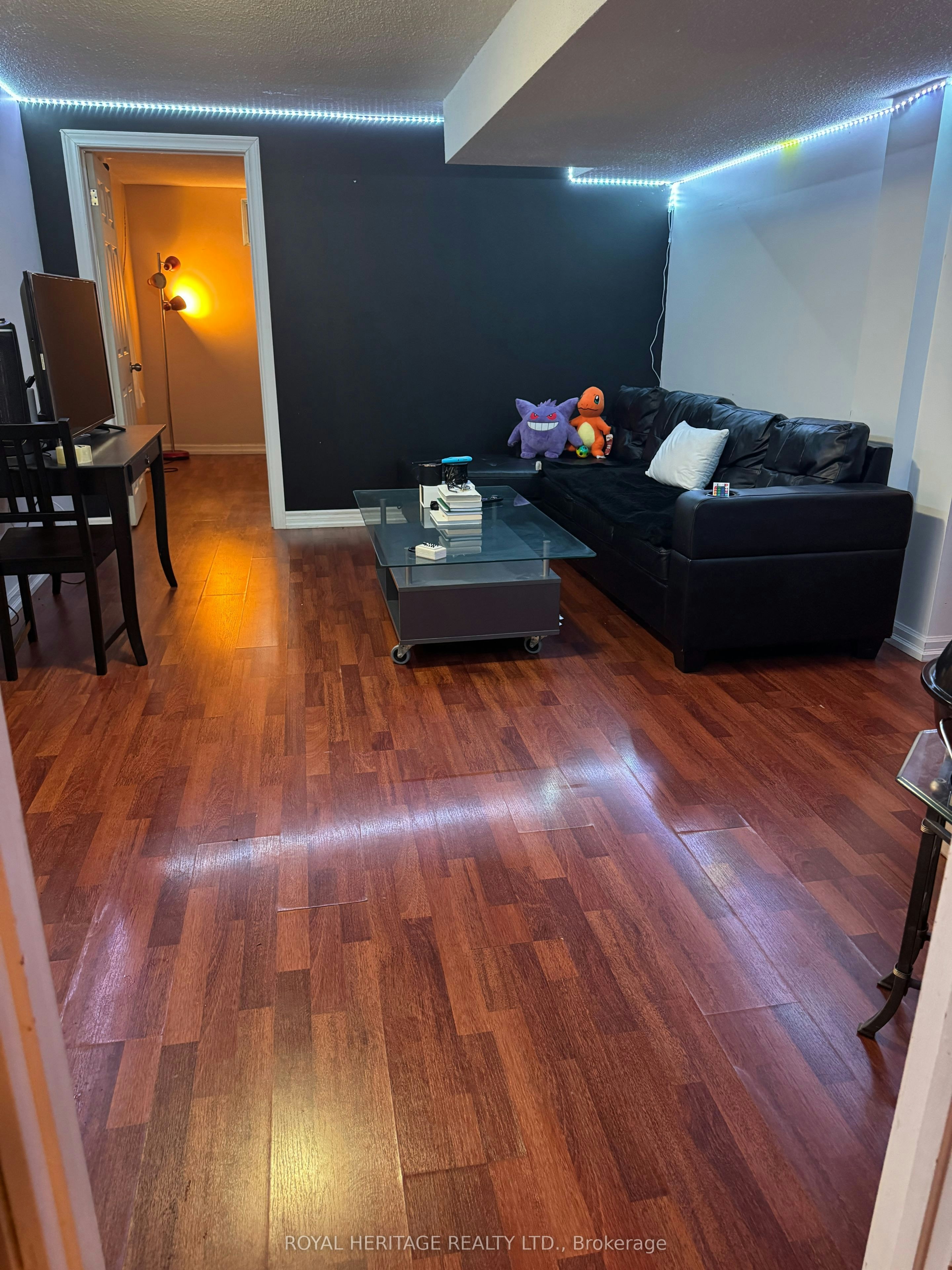BSMT-586 Creekview Circle, Pickering, ON, L1W 3E4 - 3
