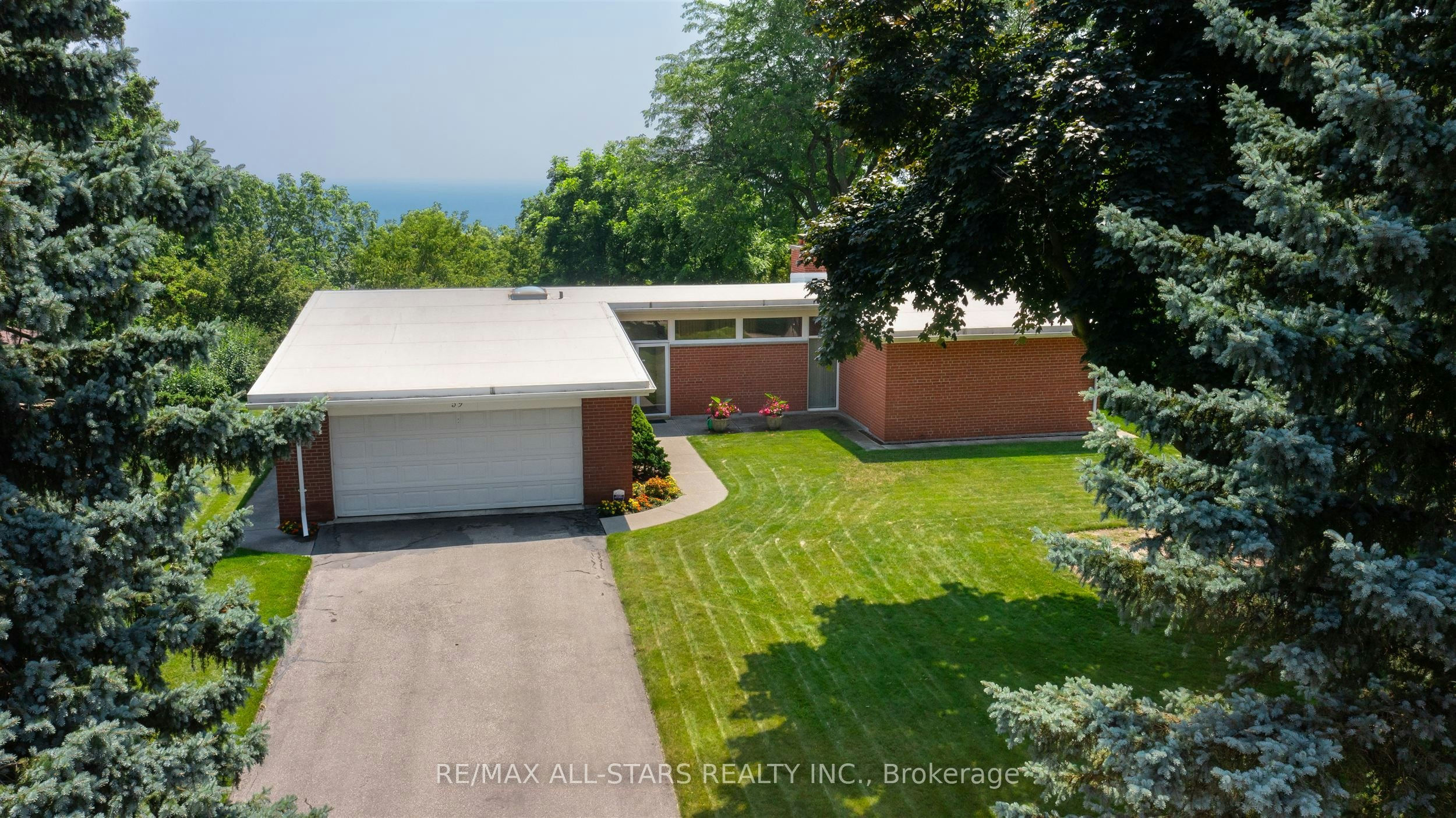 59 Hill Crescent, Toronto, ON, M1M 1J3