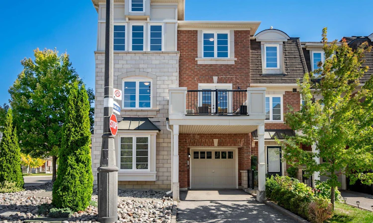 43 Deans Drive