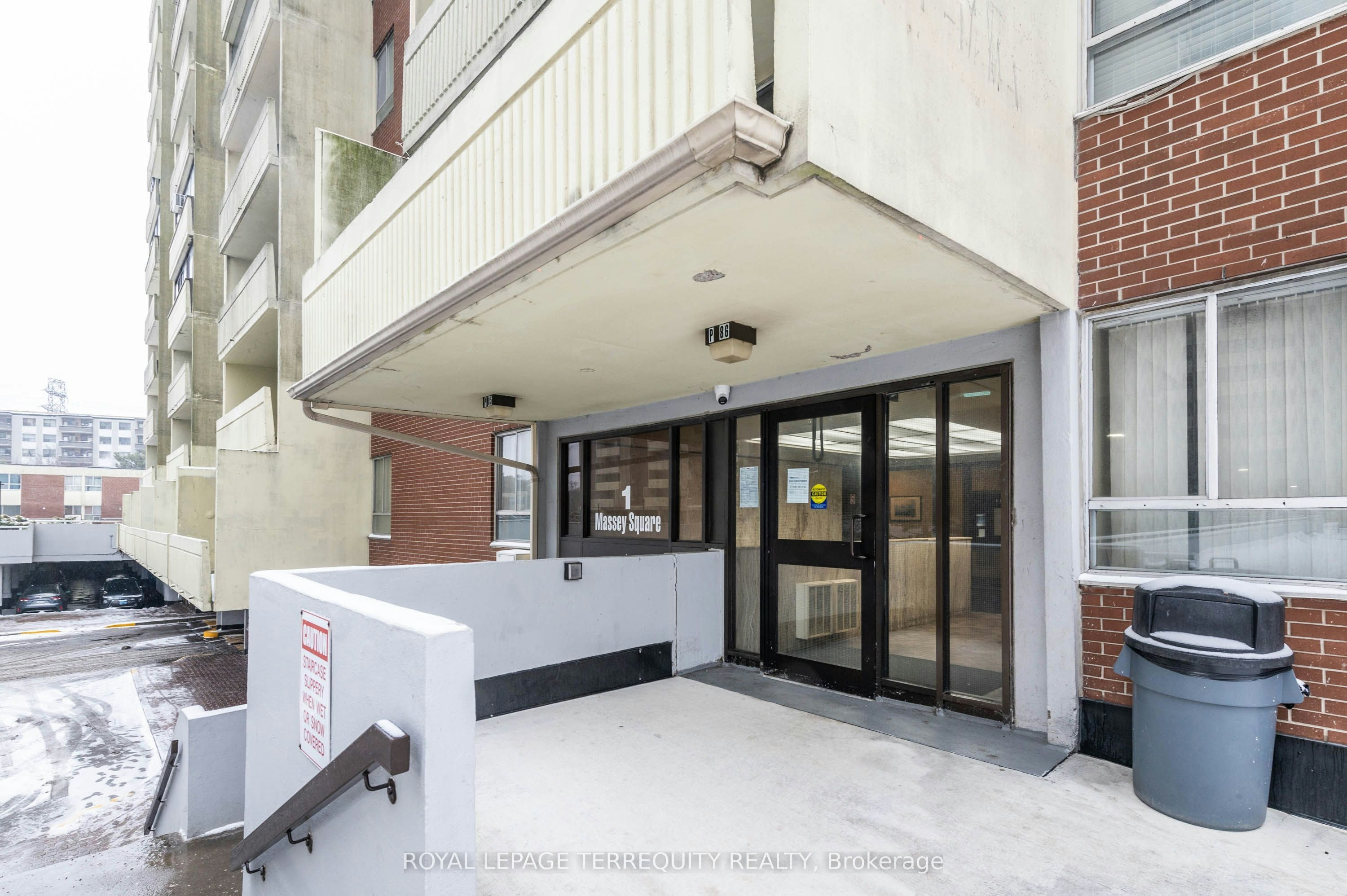 309-1 Massey Square, Toronto, ON, M4C 5L4 - 2