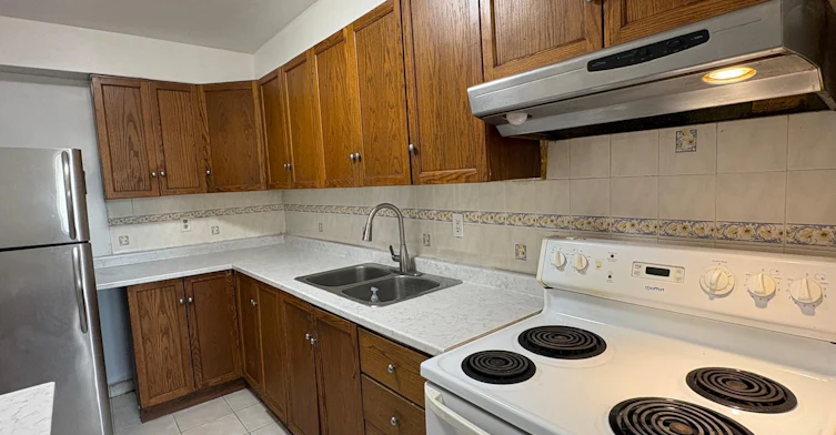 309-1 Massey Square, Toronto, ON, M4C 5L4 - 14