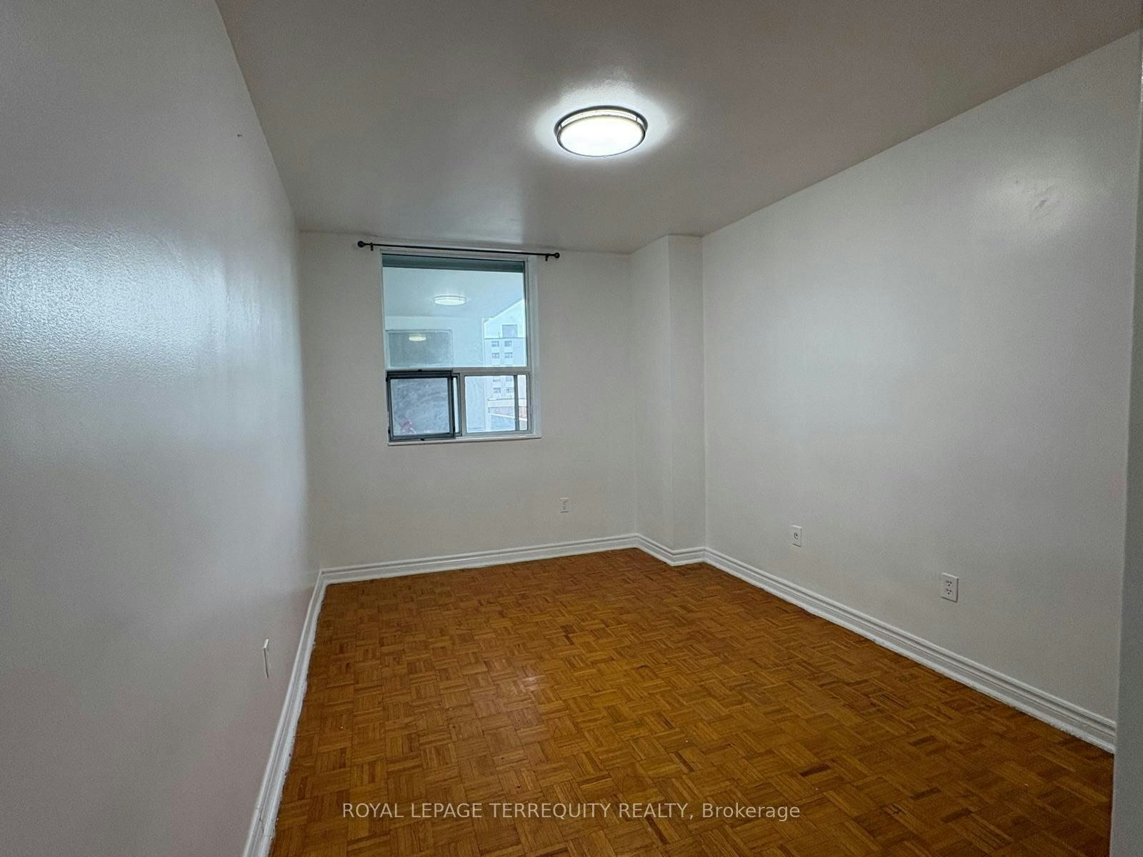 309-1 Massey Square, Toronto, ON, M4C 5L4 - 19