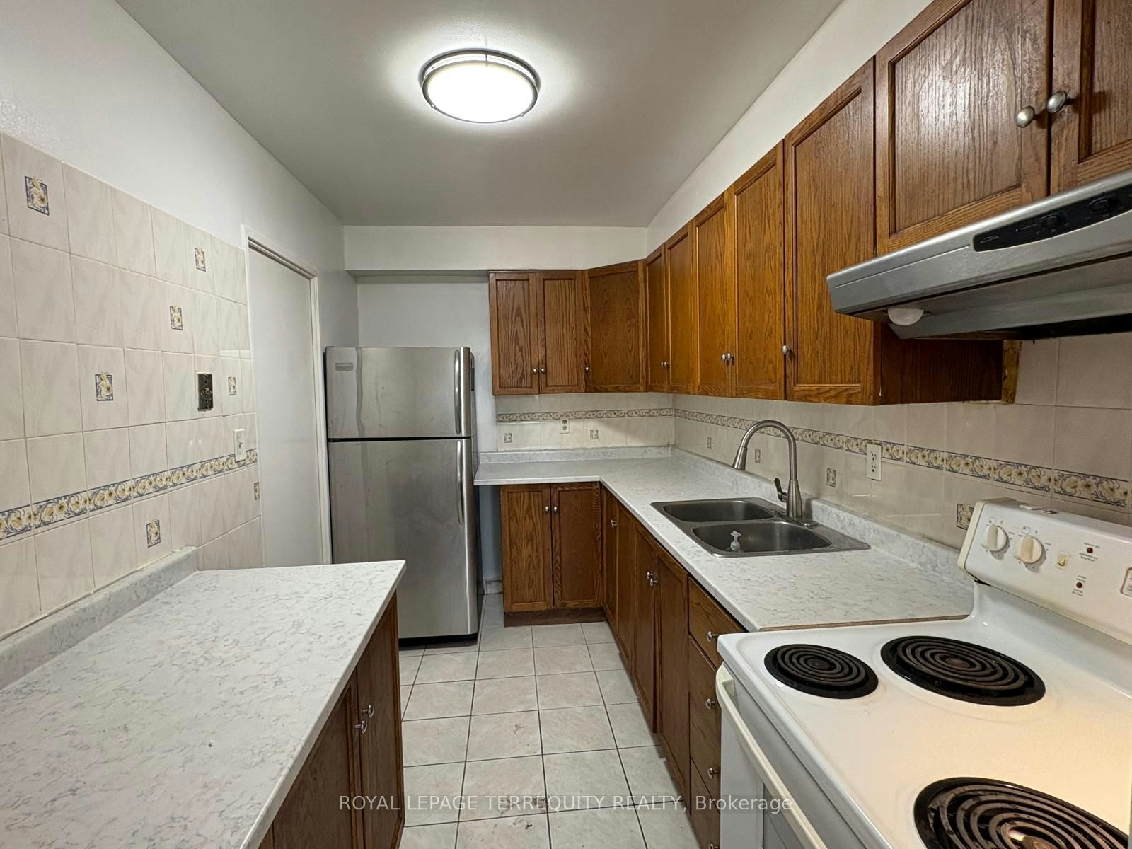 309-1 Massey Square, Toronto, ON, M4C 5L4 - 13