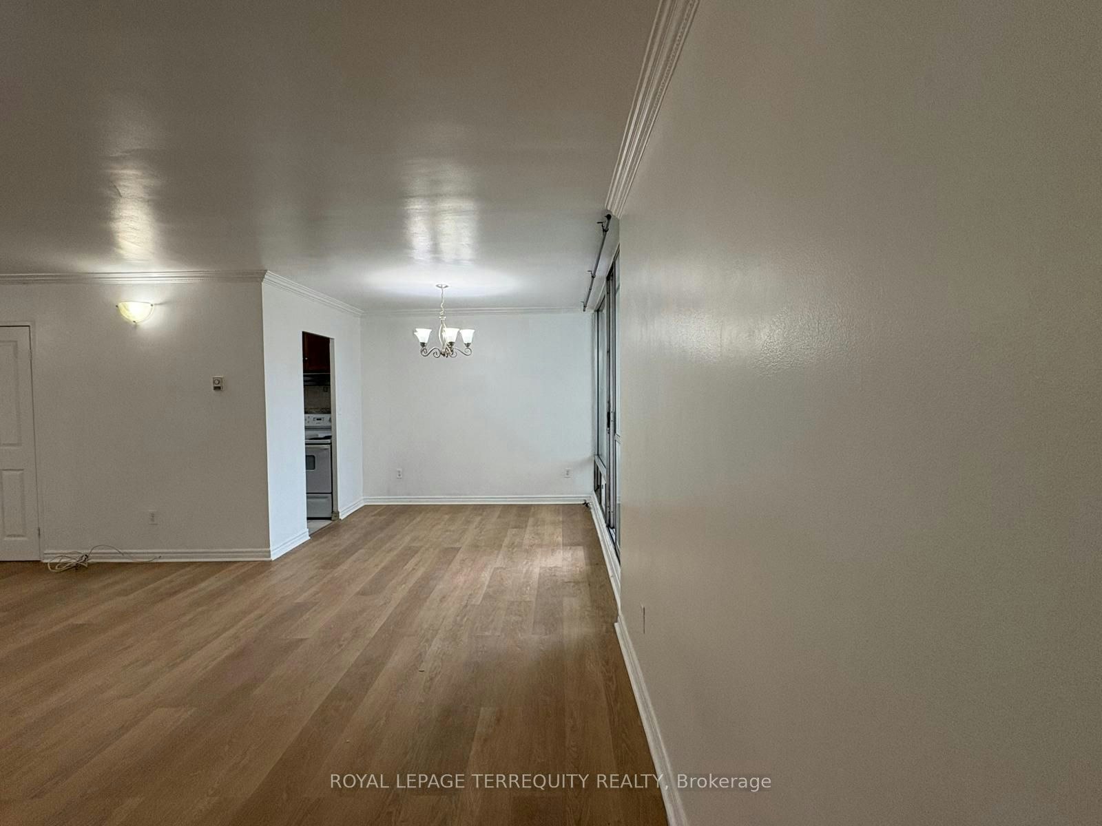 309-1 Massey Square, Toronto, ON, M4C 5L4 - 10