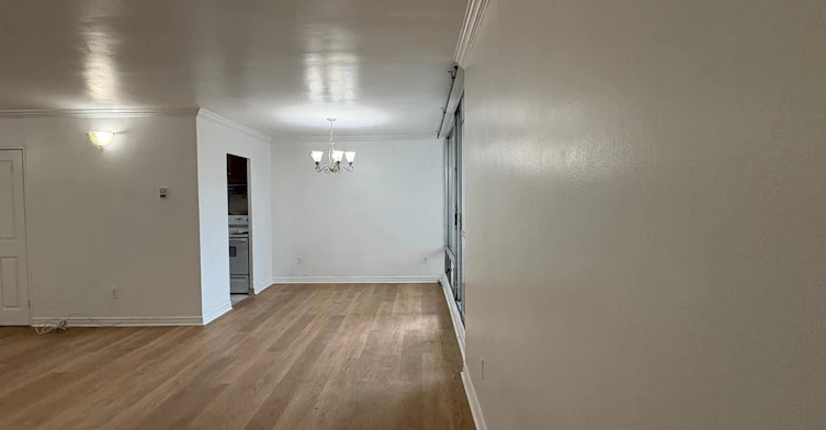 309-1 Massey Square, Toronto, ON, M4C 5L4 - 10