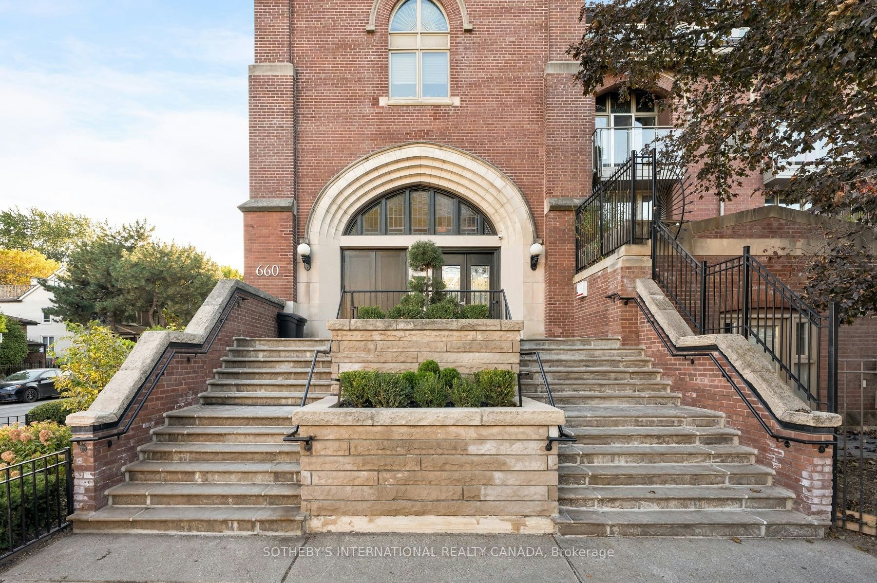 102-660 Pape Street, Toronto, ON, M4K 3S5