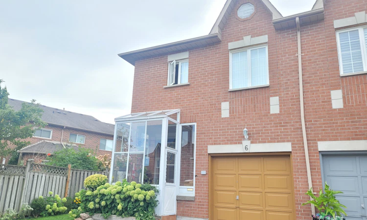 6 Echo Glen Road