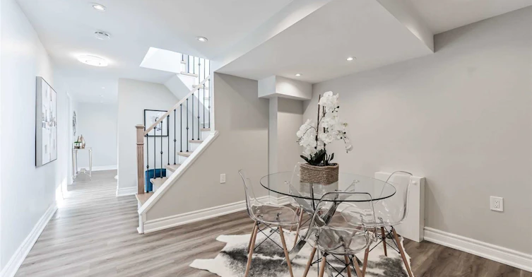 Lower-123 Bowman Avenue, Whitby, ON, L1N 3T7 - 3