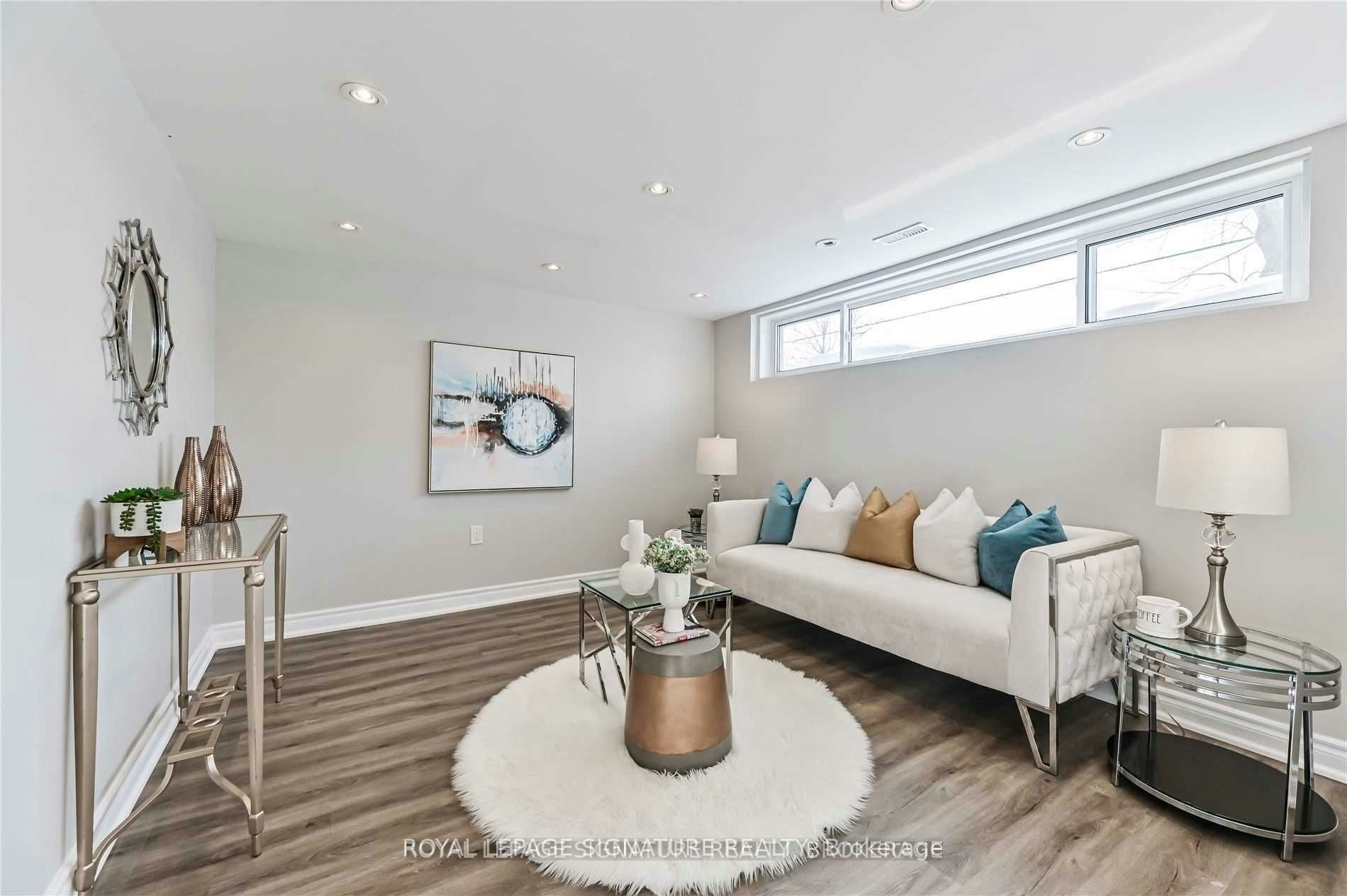 Lower-123 Bowman Avenue, Whitby, ON, L1N 3T7