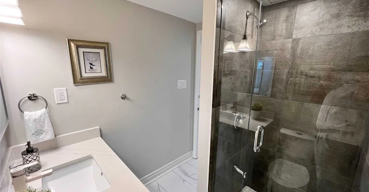 Lower-123 Bowman Avenue, Whitby, ON, L1N 3T7 - 9