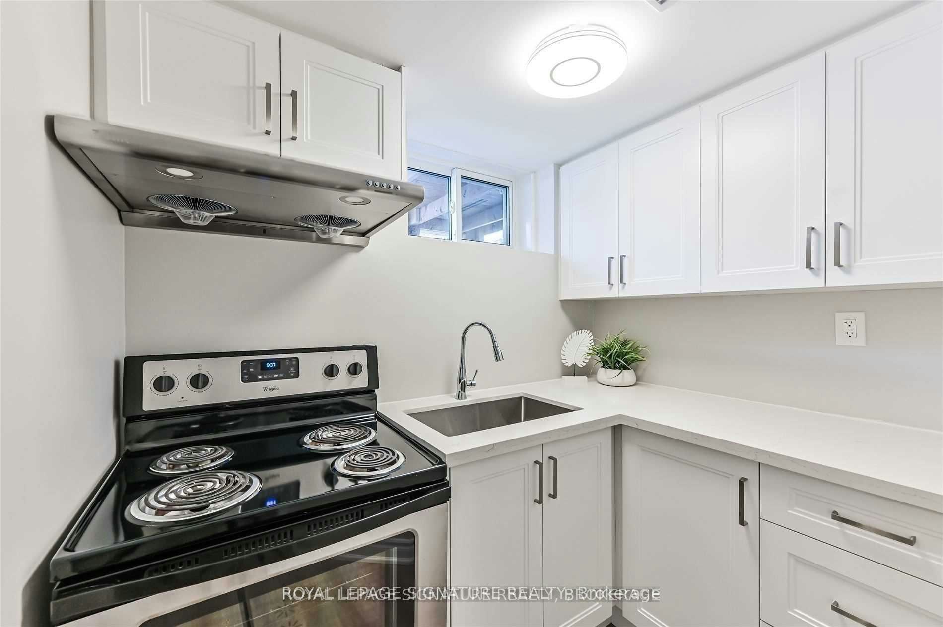 Lower-123 Bowman Avenue, Whitby, ON, L1N 3T7 - 4