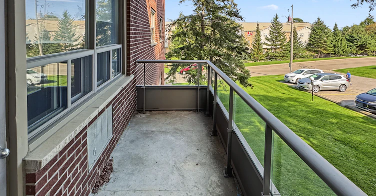 108-199 Hillcroft Street, Oshawa, ON, L1G 2L7 - 4