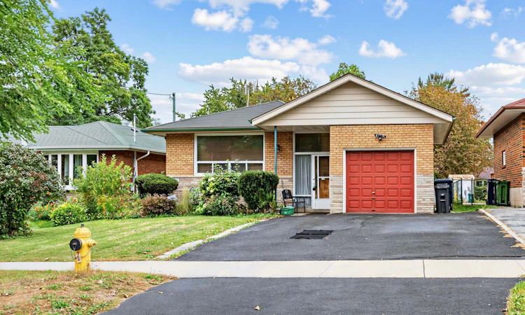 121 Janray Drive