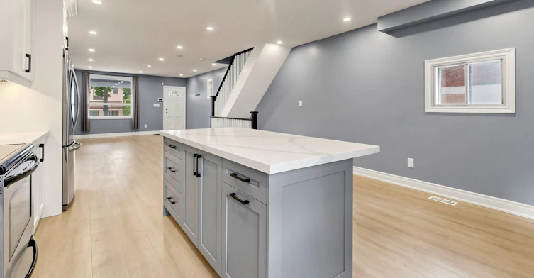 8 Harris Avenue, Toronto, ON, M4C 1P4 - 13