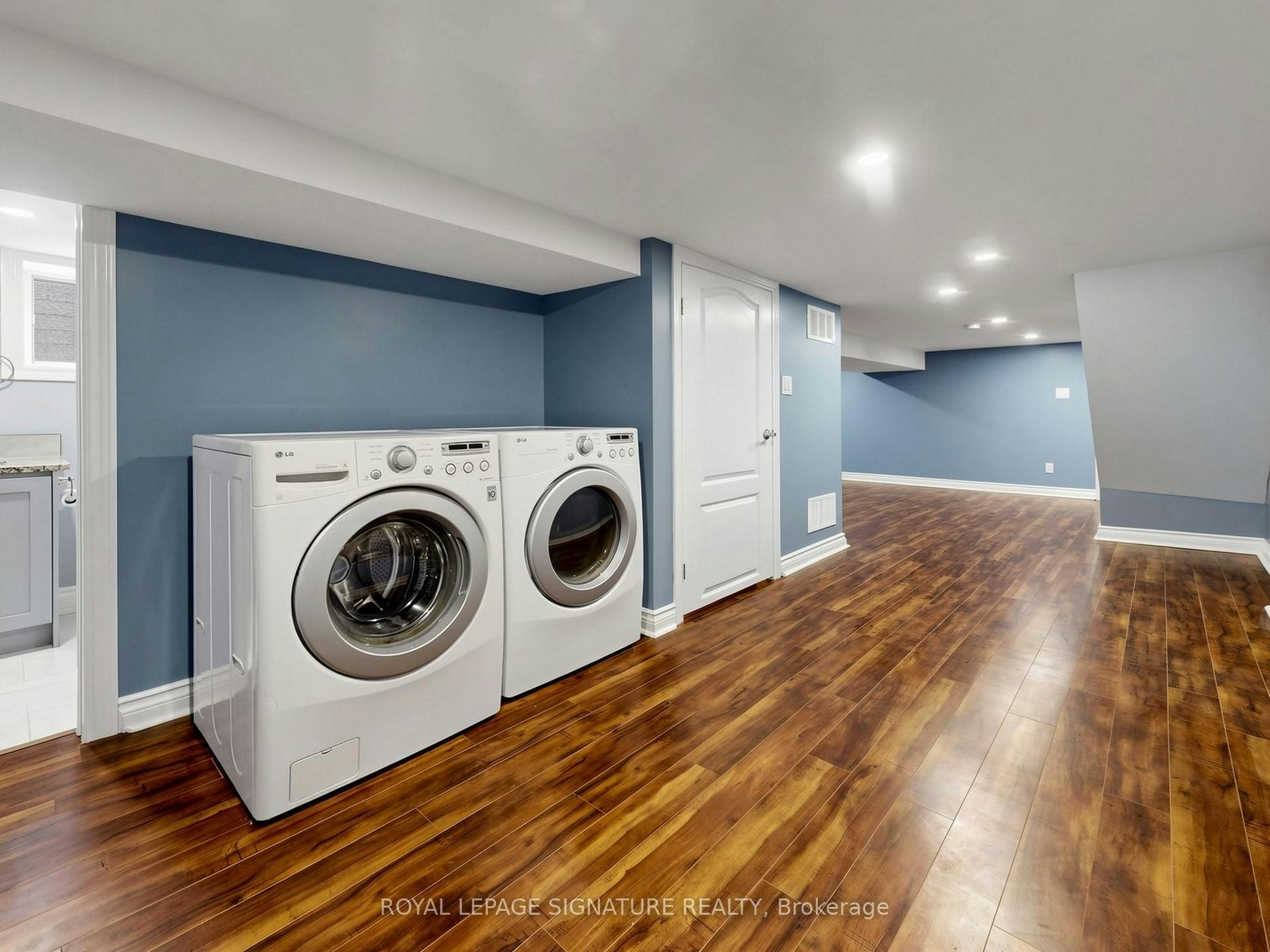 8 Harris Avenue, Toronto, ON, M4C 1P4 - 40