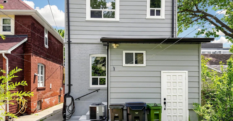 8 Harris Avenue, Toronto, ON, M4C 1P4 - 47
