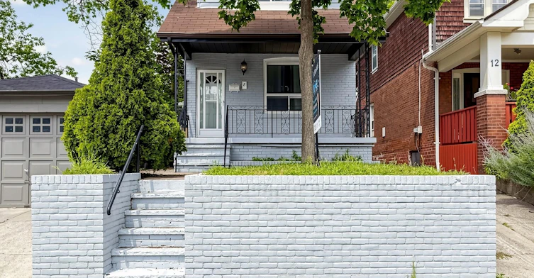 8 Harris Avenue, Toronto, ON, M4C 1P4 - 2
