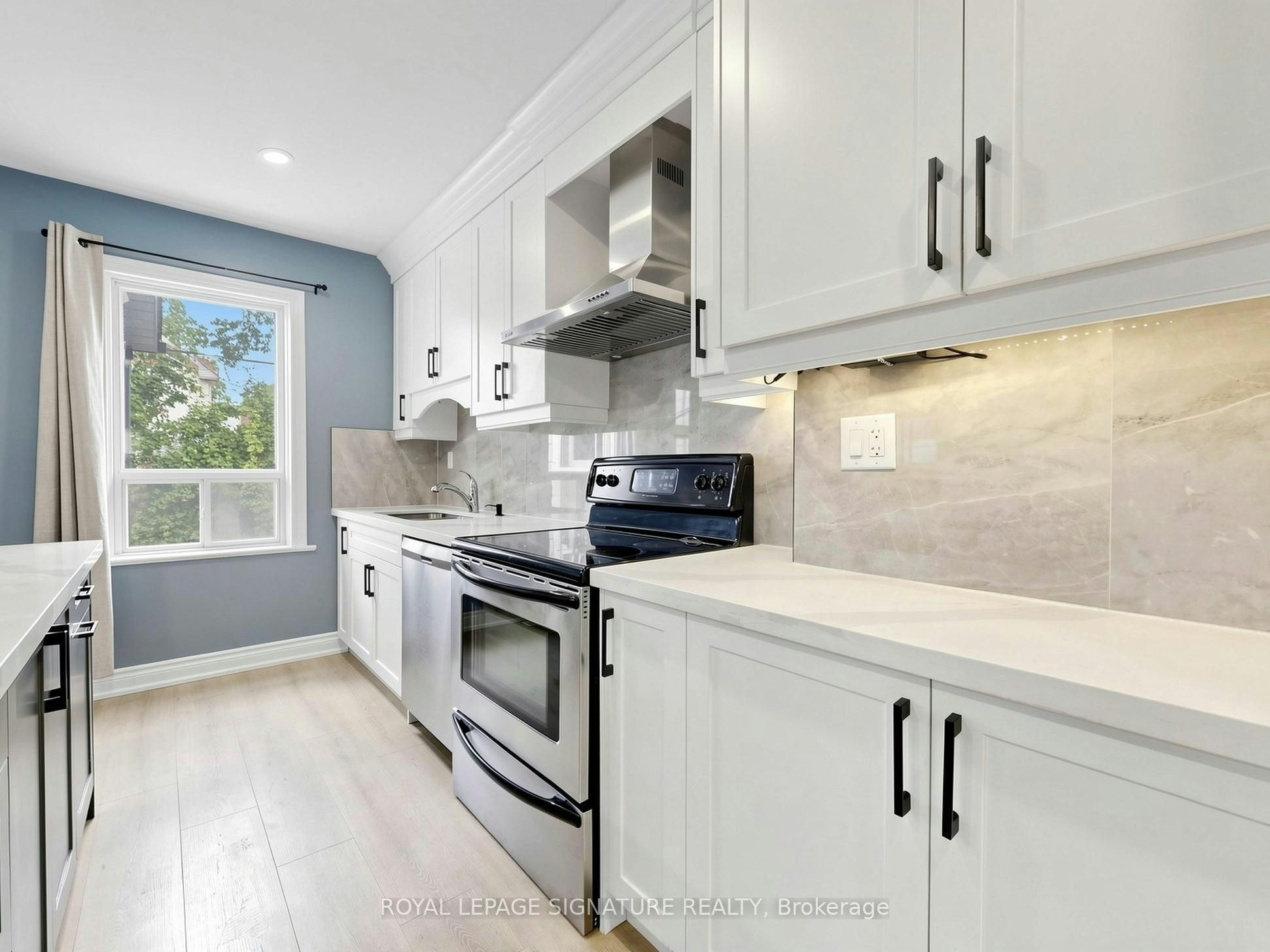 8 Harris Avenue, Toronto, ON, M4C 1P4 - 17