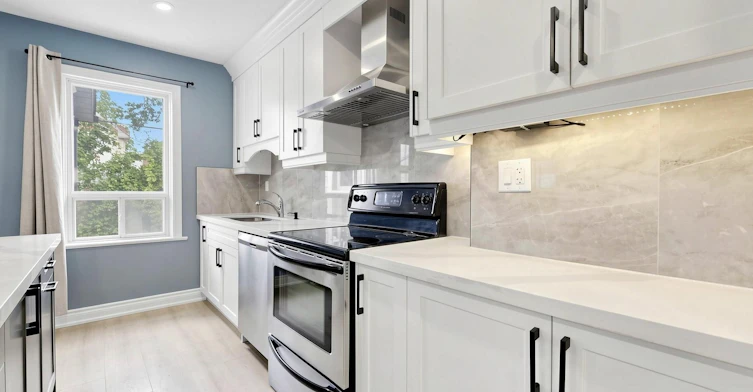 8 Harris Avenue, Toronto, ON, M4C 1P4 - 17