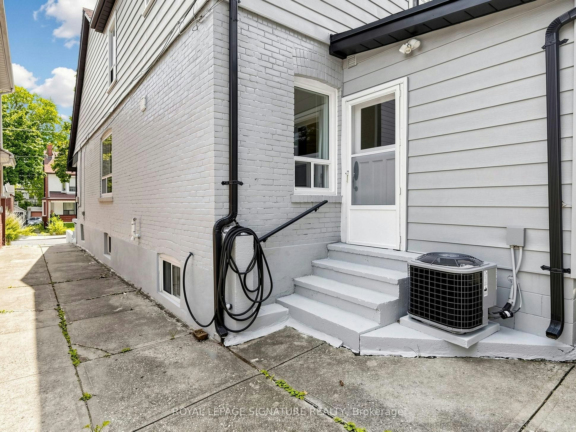8 Harris Avenue, Toronto, ON, M4C 1P4 - 49