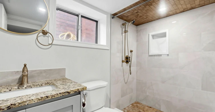 8 Harris Avenue, Toronto, ON, M4C 1P4 - 44
